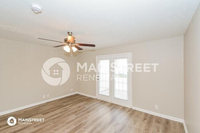 Building Photo - 8016 Logan Dr, La Vergne, TN 37086
