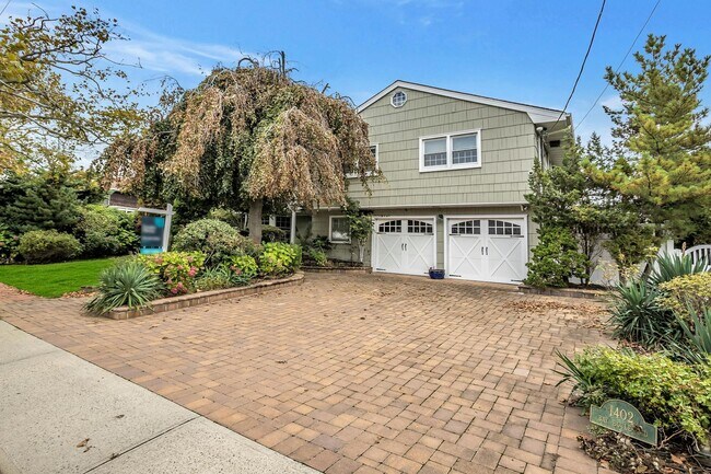 Foto del edificio - 1402 Bay Blvd