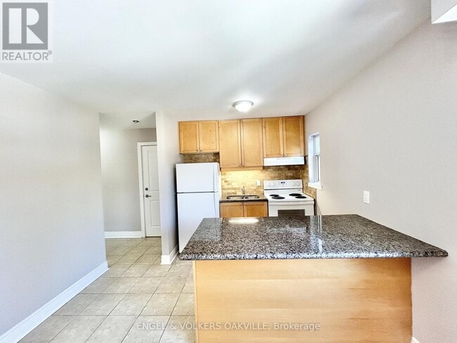 Building Photo - 9 Thirty Third St