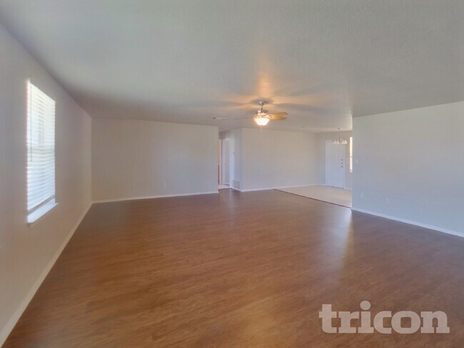 Foto del edificio - 215 Bobbie Ann Ct