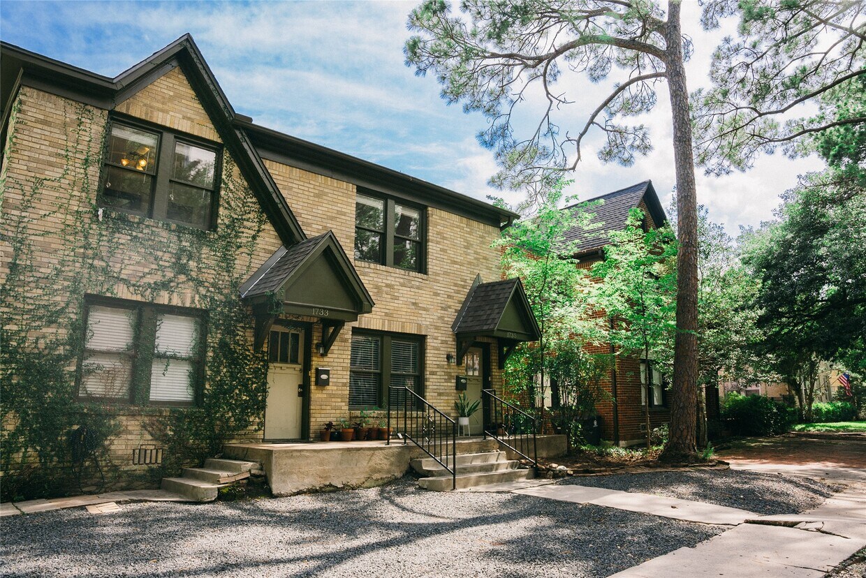 Primary Photo - 1733 Albans Rd