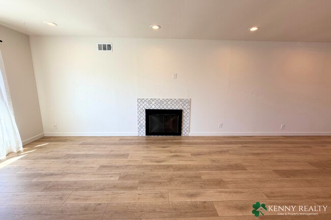 Building Photo - Recently Remodeled 3 Bedroom Corner Home i...