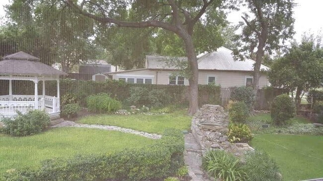 Foto del edificio - 316 1/2 E 7th Street Unit