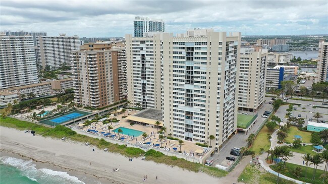 Foto del edificio - 1880 S Ocean Dr