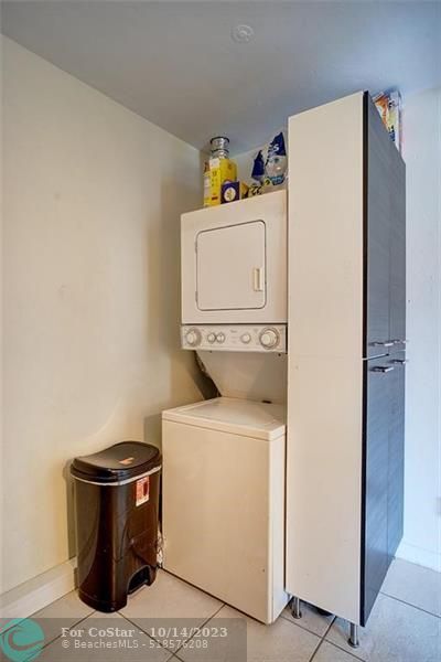 Building Photo - 3860 NE 23rd Ave