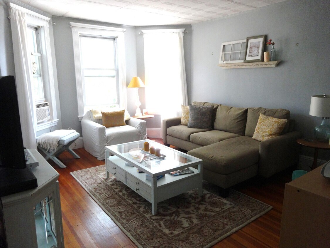 Primary Photo - 405 K St