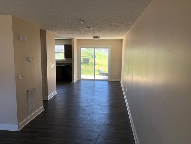 Foto del edificio - 655 Twisted Oak Dr NW