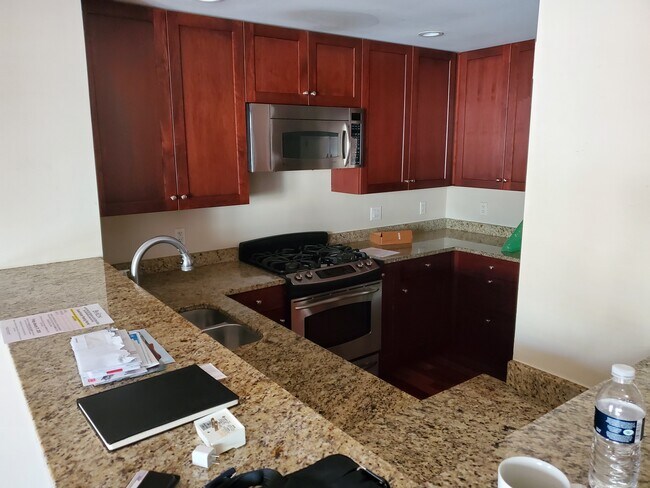 kitchen - 513 W Broad St