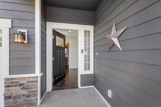 Building Photo - 6398 Juanita Cir NE