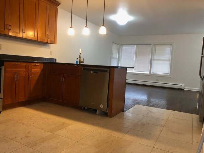 Building Photo - 5401 N Artesian Ave