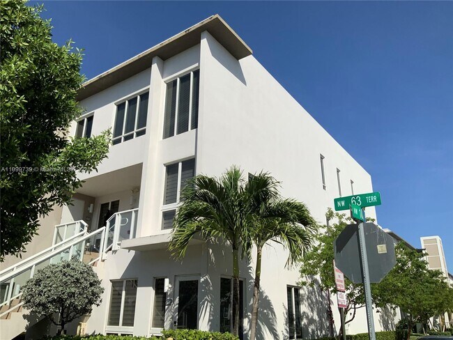 Building Photo - 10265 NW 63rd Terrace