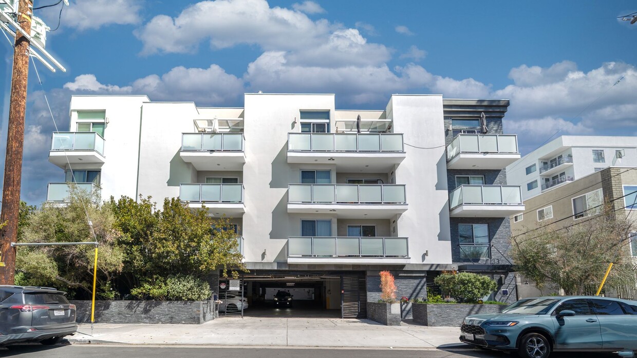 Primary Photo - Stunning 3 Bedroom/ 3 Bathroom $5,900/mo.