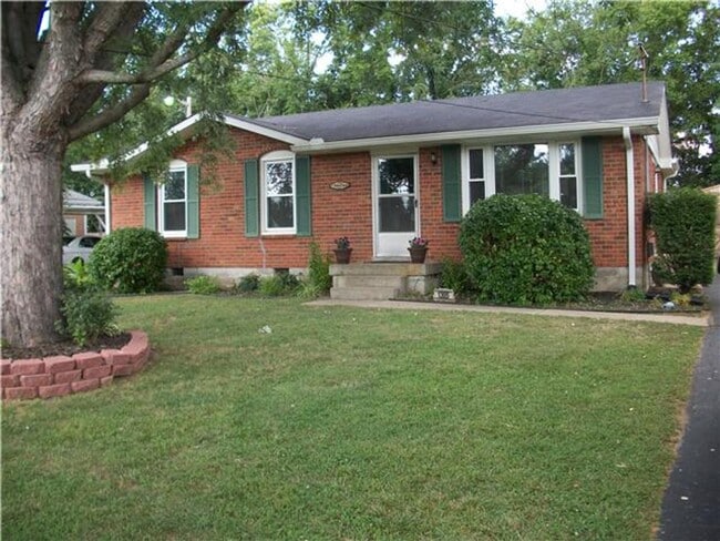 Building Photo - For Lease - 3 Bed, 1 Bath, 1150sqft Single...