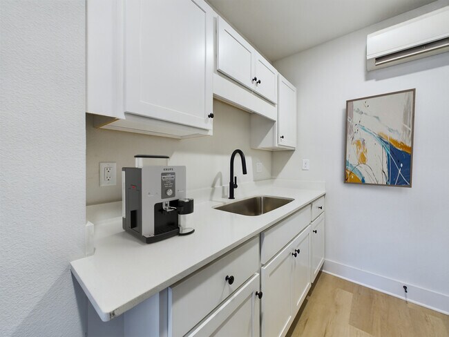 Foto del edificio - 2 E Sunset Ave