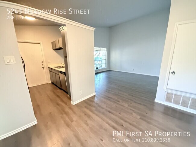 Foto del edificio - 5243 Meadow Rise St