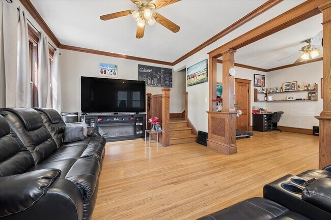 Foto del edificio - 362 Evans Ave