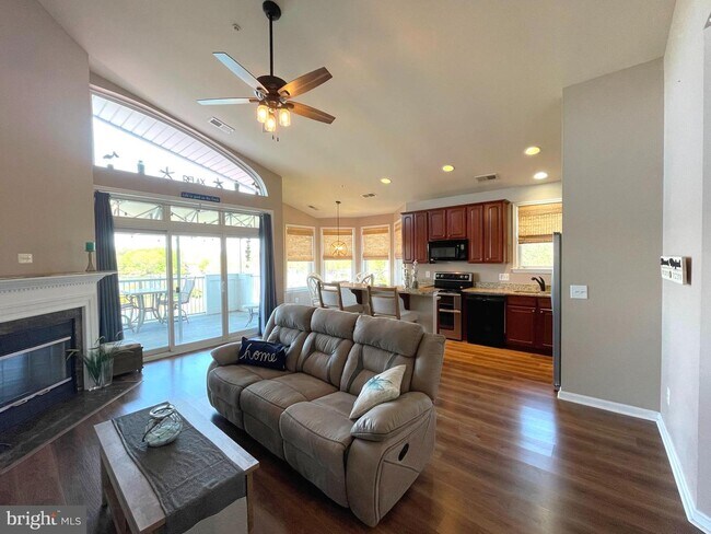 Building Photo - 634 Oyster Bay Pl