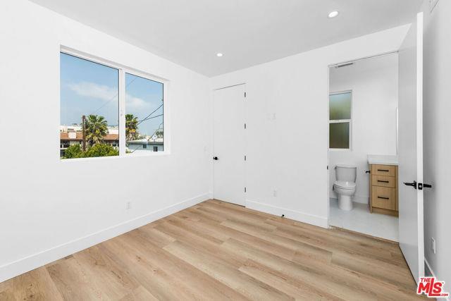 Foto del edificio - 4337 Dixie Canyon Ave