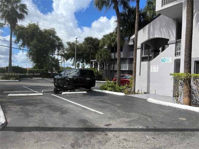 Building Photo - 2760 W 76th St
