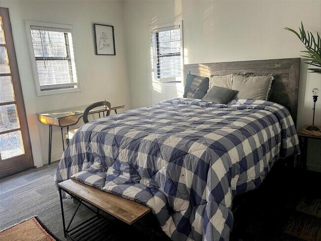 Foto del edificio - 415 Walton Rd