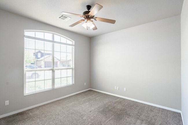 Building Photo - 6969 King Ranch Rd