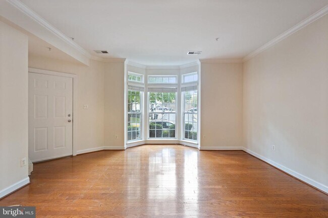 Foto del edificio - Welcome to Potomac Club—an amenity-packed, gated community!