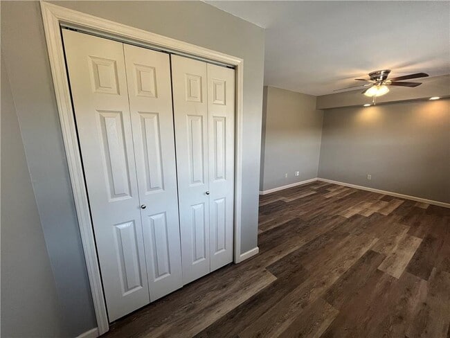 Building Photo - 802 W Tahlequah St