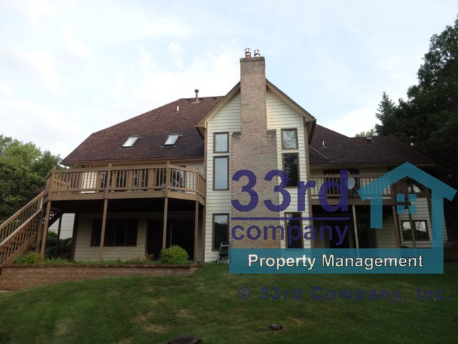 Foto del edificio - 6 Spring Farm Ln