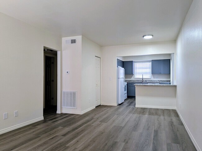 141 E. Davis Blvd #105 - Davis Islands Apartments