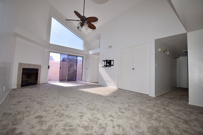 Building Photo - 2019 W Lemon Tree Pl