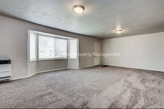Building Photo - 2 bed, 2 bath duplex in Hayden