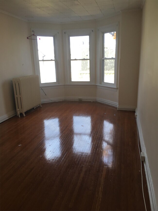 Building Photo - 121 E Antietam St