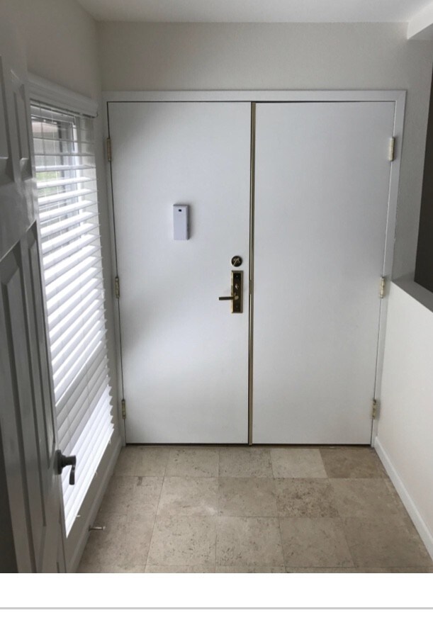 Double door entry - 4542 Willis Ave
