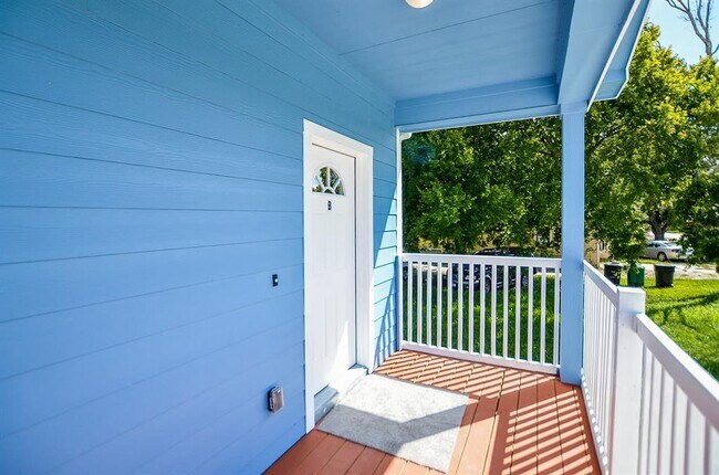 Building Photo - 239 Broadhurst Dr