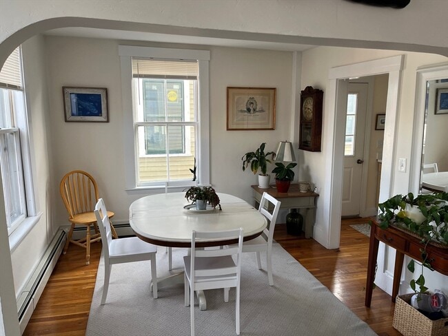 Foto del edificio - 126 Pleasant St