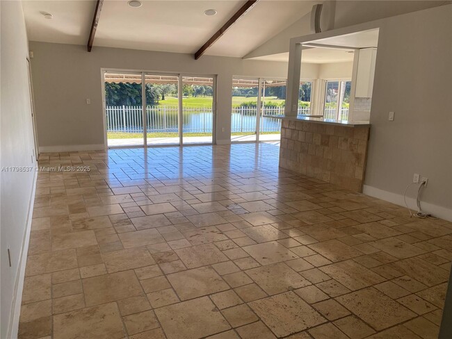 Foto del edificio - 10335 NW 46th St