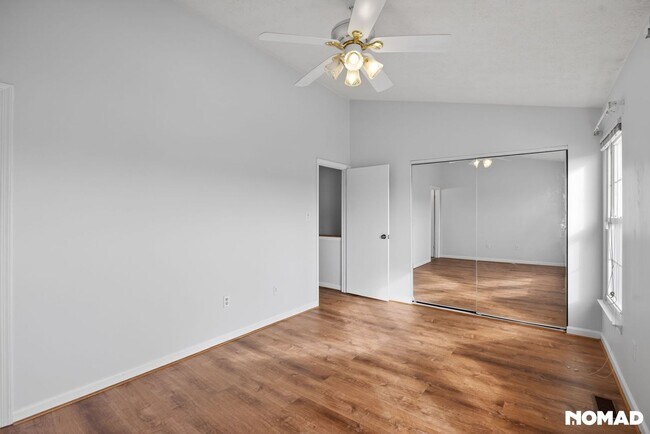 Foto del edificio - 32 Rocky Brook Ct