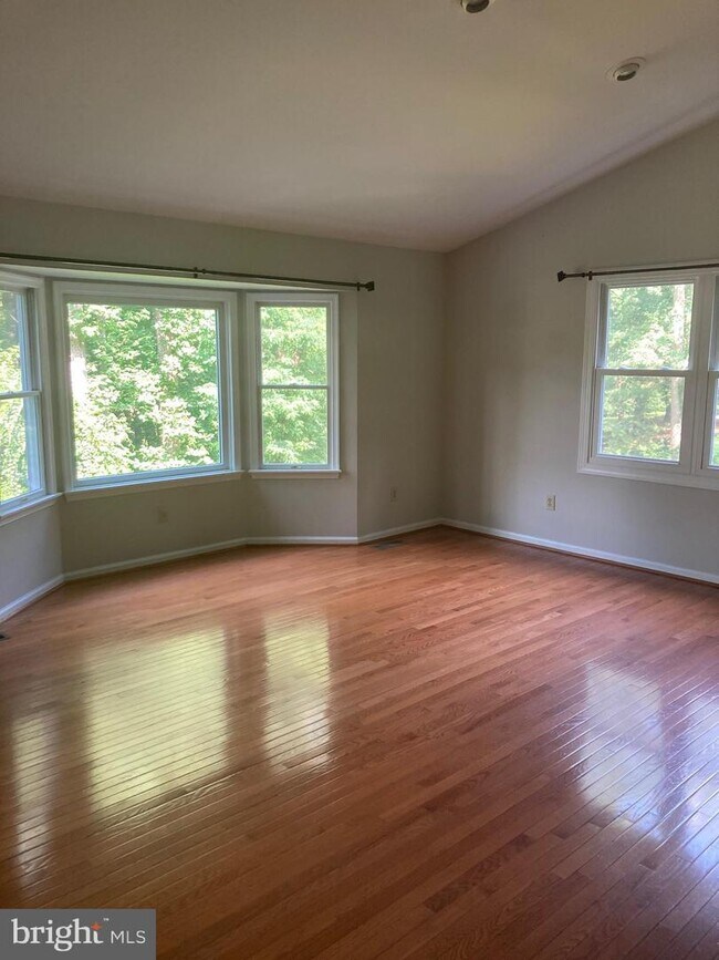 Foto del edificio - 52 Midway Rd