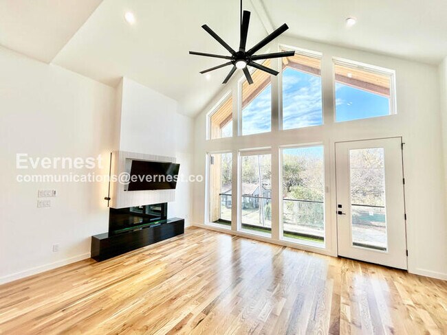 Foto del edificio - 426 Avenue L Ave