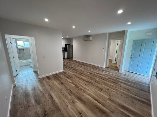 Building Photo - West 10th Escondido Triplex