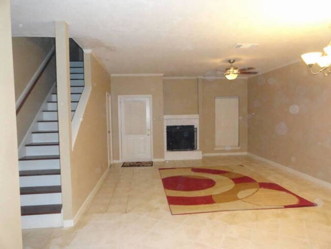 Building Photo - 11710 Southlake Dr