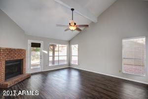 Foto del edificio - 728 N Hazelton Dr