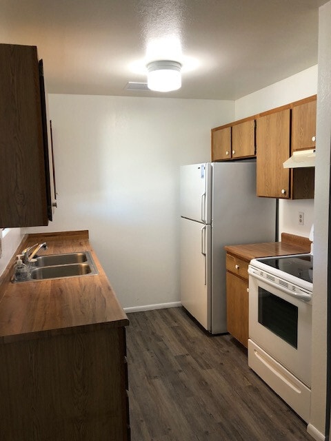 Building Photo - Two Bedroom + Office/Den in Prescott Valley