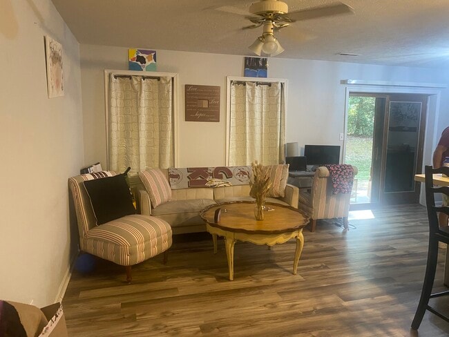 Foto del edificio - 23240 Chestnut Oak Ct