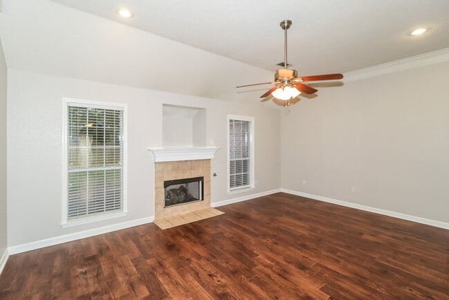 Building Photo - 4184 Destin Dr