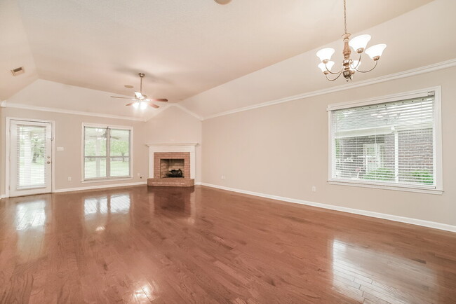 Building Photo - 3950 Spring Lakes Cir