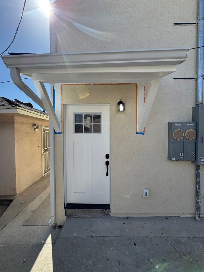 Building Photo - 12817 Beverly Blvd