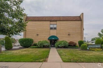 Building Photo - 300 W Munsell Ave