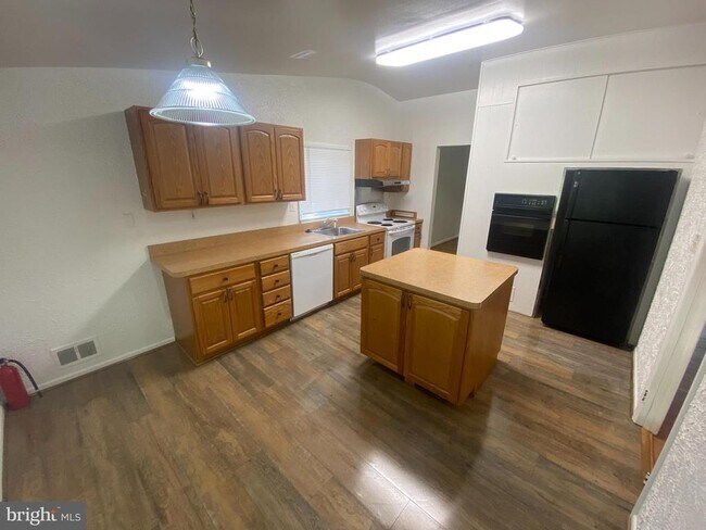 Building Photo - 11602 Le Baron Terrace