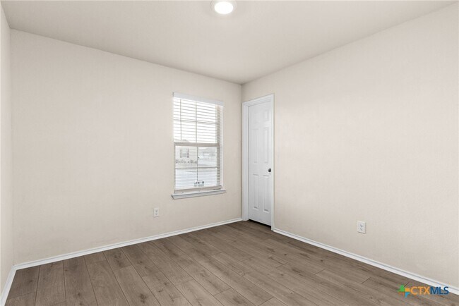 Foto del edificio - 9506 Murandy Dr